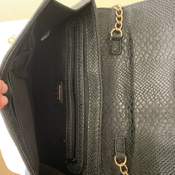 Caché Faux Leather Reptile Textured Large Clutch - Picture 5 of 9